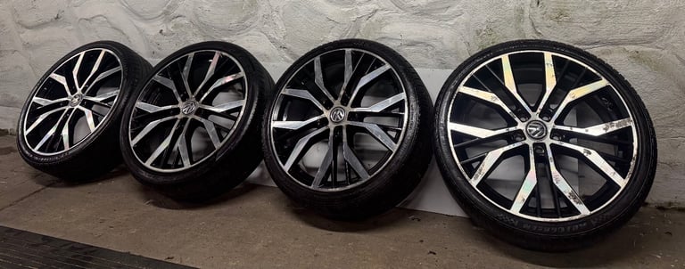 Set of 19inch Volkswagen Golf GTD Alloys & Tyres 5x112