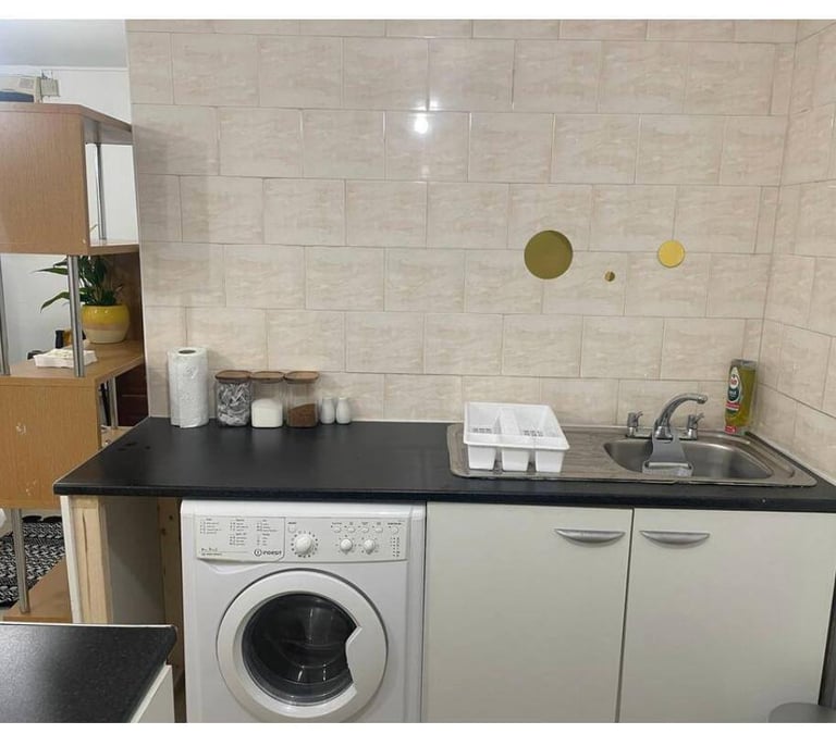 Share Room near Maida Hill