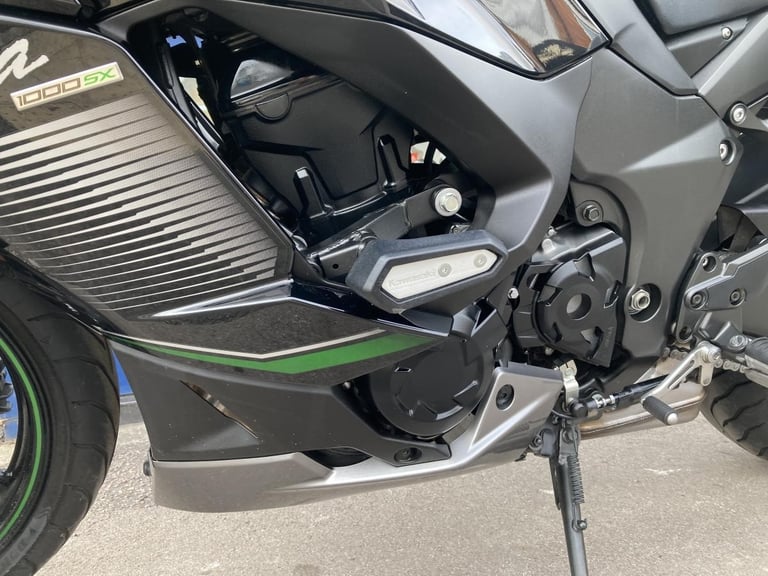 KAWASAKI PERFORMANCE TOURING EDITION - WITH FULL KAWASAKI SERVICE HISTORY 