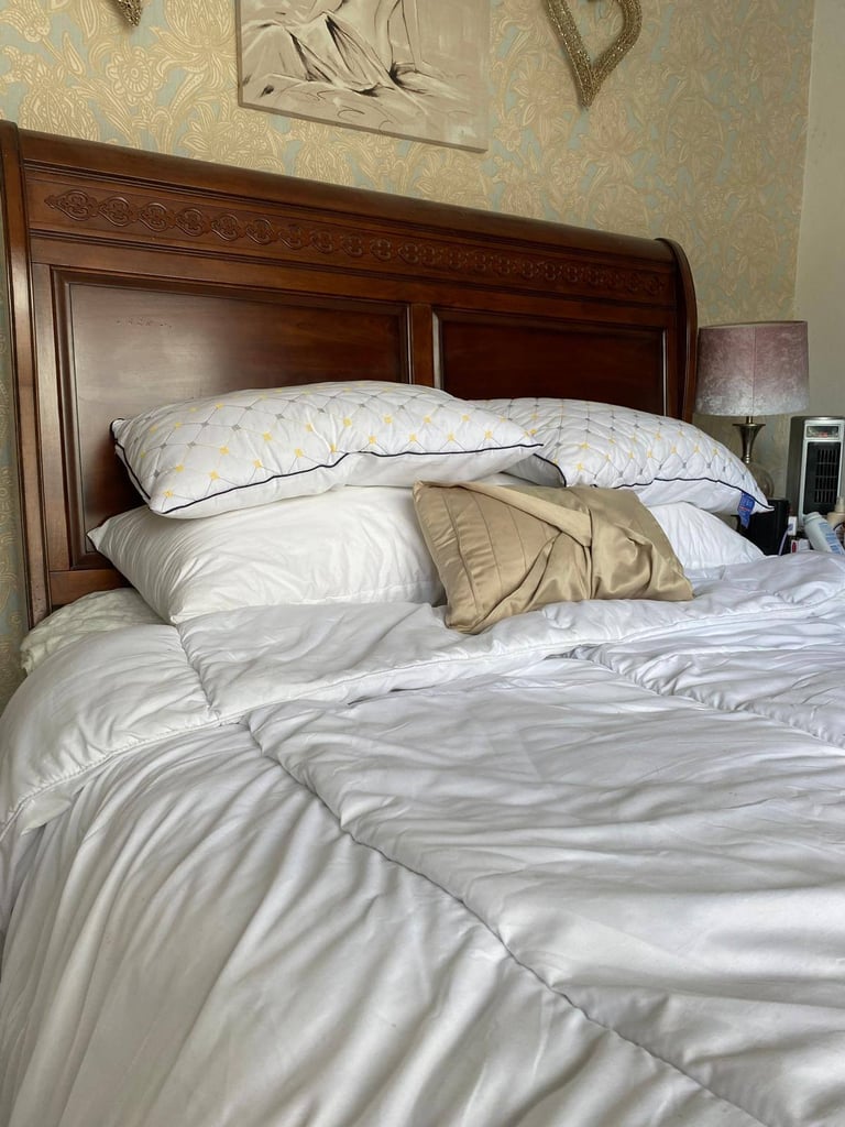 King size bed with matching dresser