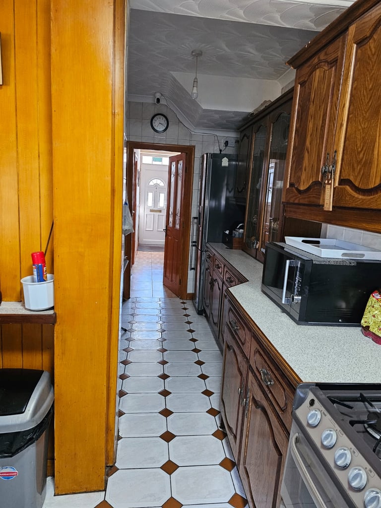 Spacious & Cosy Double Room for Rent in - SL2 5DZ