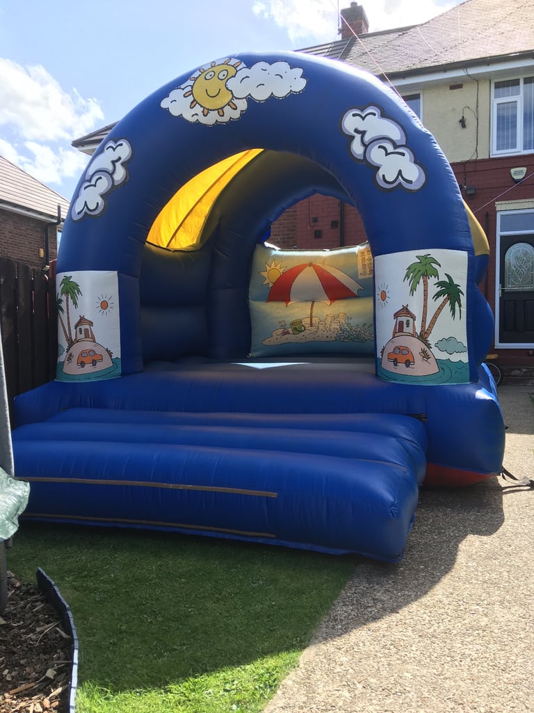 Bouncy castles versus one’s £60 disco ones £90 both + delivery more available ask bargain