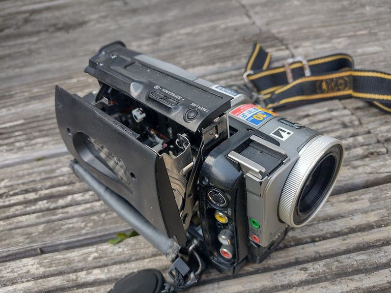 Sony DCR-TRV110E Video Camera recorder