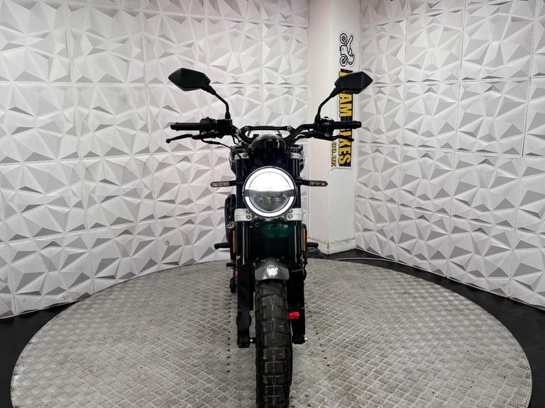 2022 Husqvarna Svartpilen 125 | *WARRANTY PROVIDED*