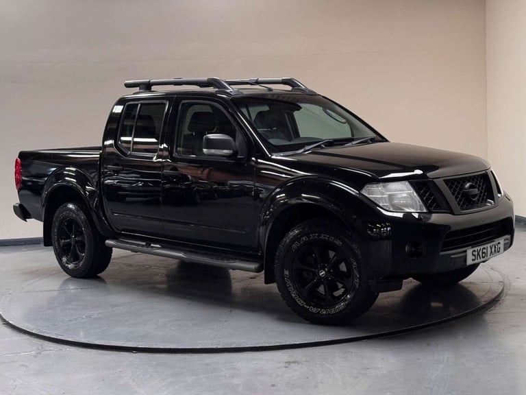 2011 Nissan Navara Double Cab Pick Up Tekna 2.5dCi 190 4WD PICK UP DIESEL Manual