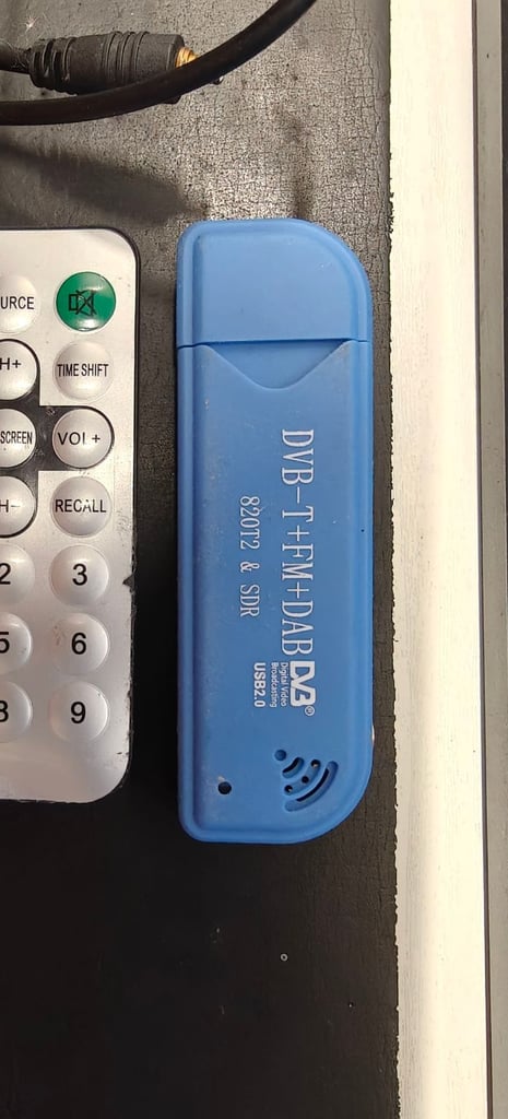 image for USB 2.0 Digital DVBT SDR+DAB+FM HDTV TV Tuner Receiver Stick RTL2832U+R820T2