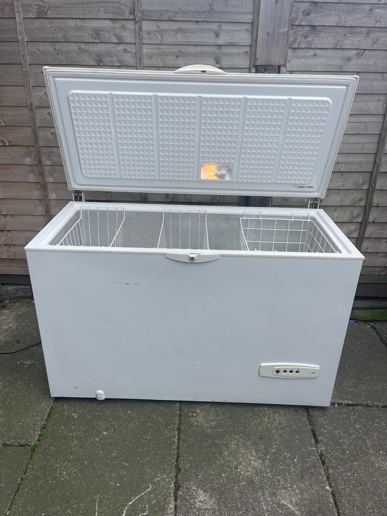 WHIRLPOOL LARGE 408L CHEST FREEZER FREE DELIVERY 🚚 