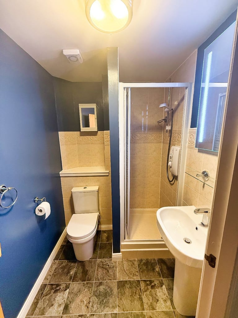 Beautiful Ensuite Room for Rent – Edinburgh City Centre ✨