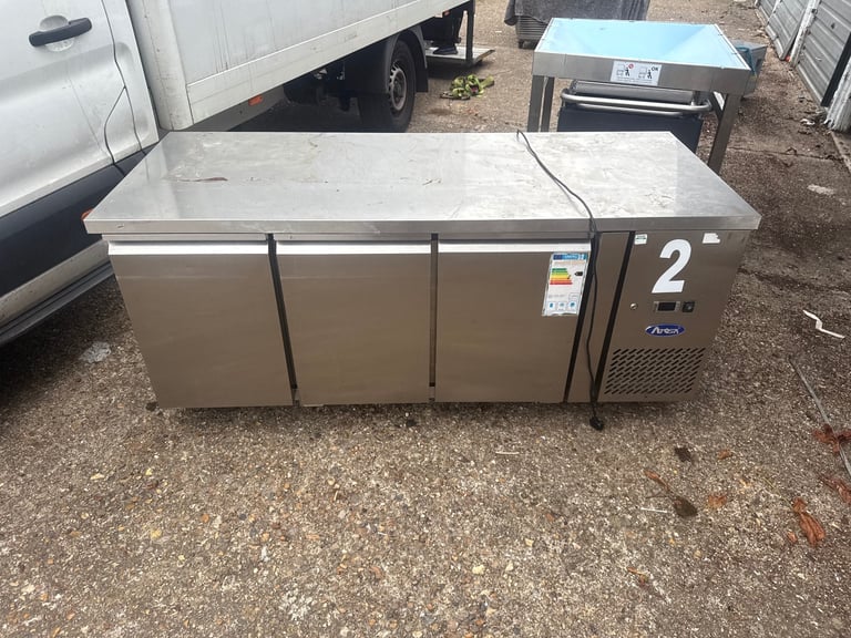 Commercial undercounter fridge 3 doors cafe restaurant 