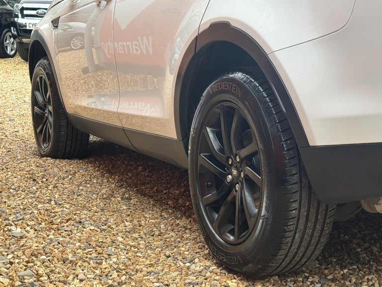 2017 Land Rover Discovery Sport 2.0 TD4 SE Tech 4WD Euro 6 (s/s) 5dr ESTATE Diesel Manual