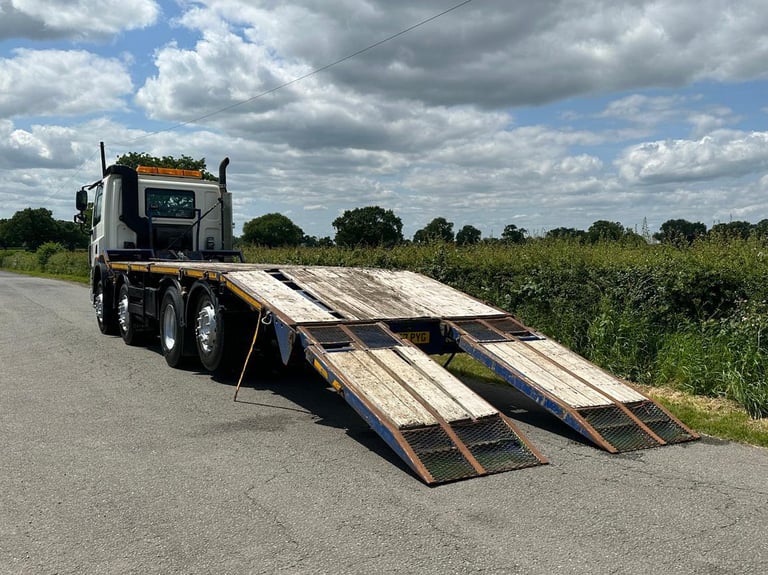 DAF TRUCKS CF85 360 8 X 2 Beavertail