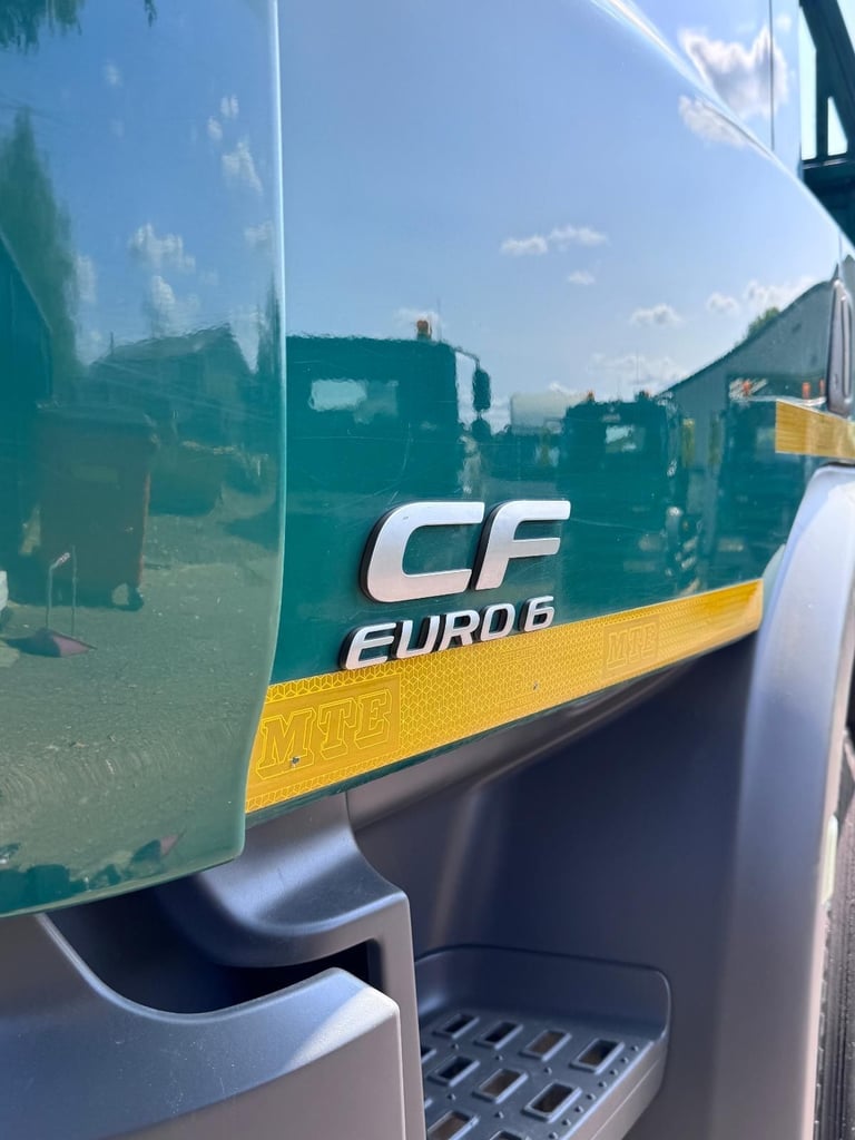 2015 DAF CF 75.330 D/S WITH HMF 1430 CRANE