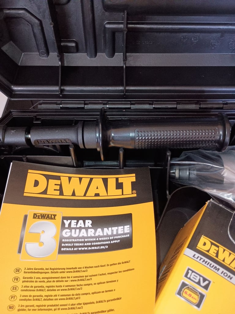 DeWalt DCD996N Combi hammer drill plus battery 