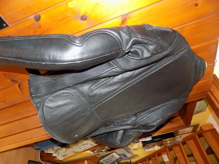 LEATHER BIKER JACKET 