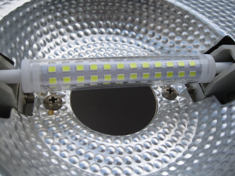 image for LED DIMMABLE UPLIGHTER AND LED SPOTLIGHT GOLD COLOUR LEICESTER LE4