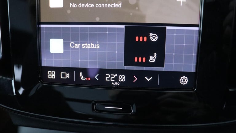 2025 Volvo XC40 B4 (P) Ultra Dark (Sunroof, Pilot Assist, 21' Alloys, BLIS) ESTATE Petrol/Electri...