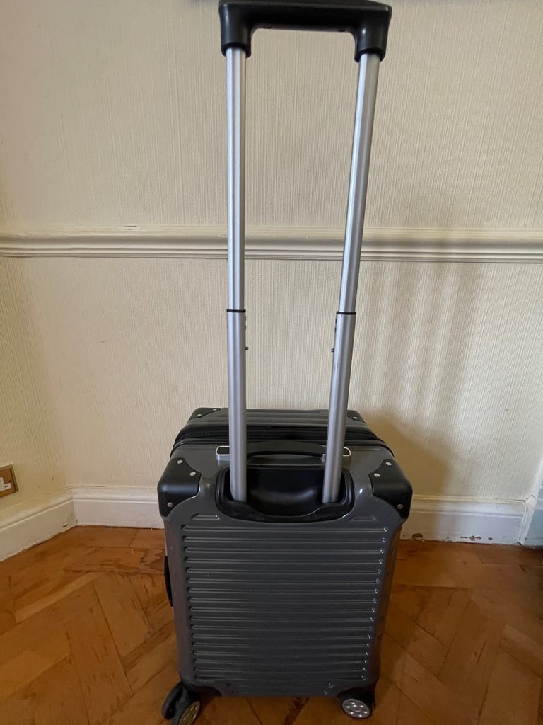 IT Suitcase (slight damage) Hand Luggage 