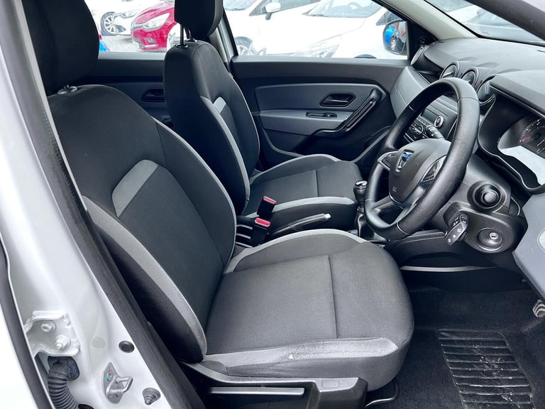 Dacia Duster 1.6 SCe Essential SUV 5dr Petrol Manual Euro 6 (s/s) (115 ps)