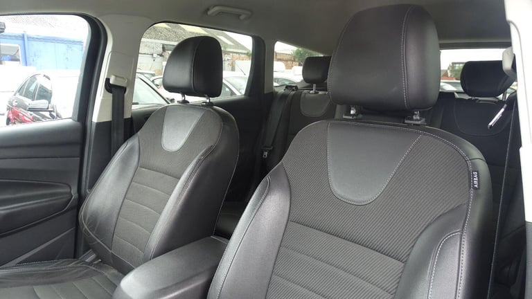 FORD KUGA 2.0 TDCi Titanium Black Manual Diesel 2015
