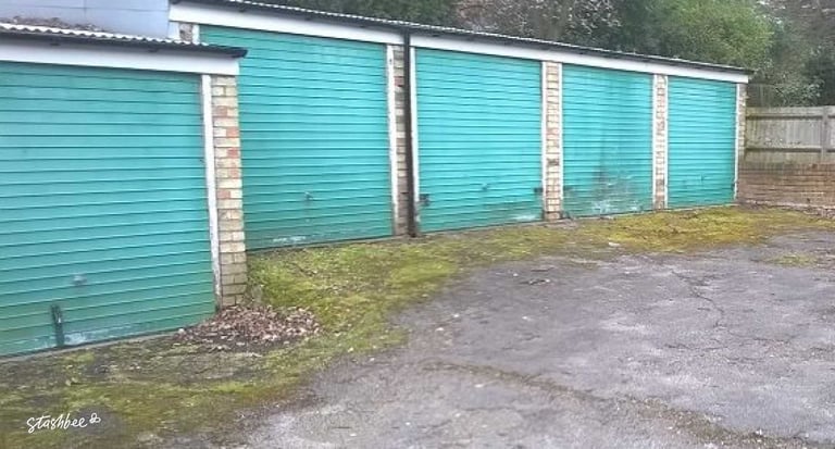 Garage to rent in Enfield (EN2) | Stashbee