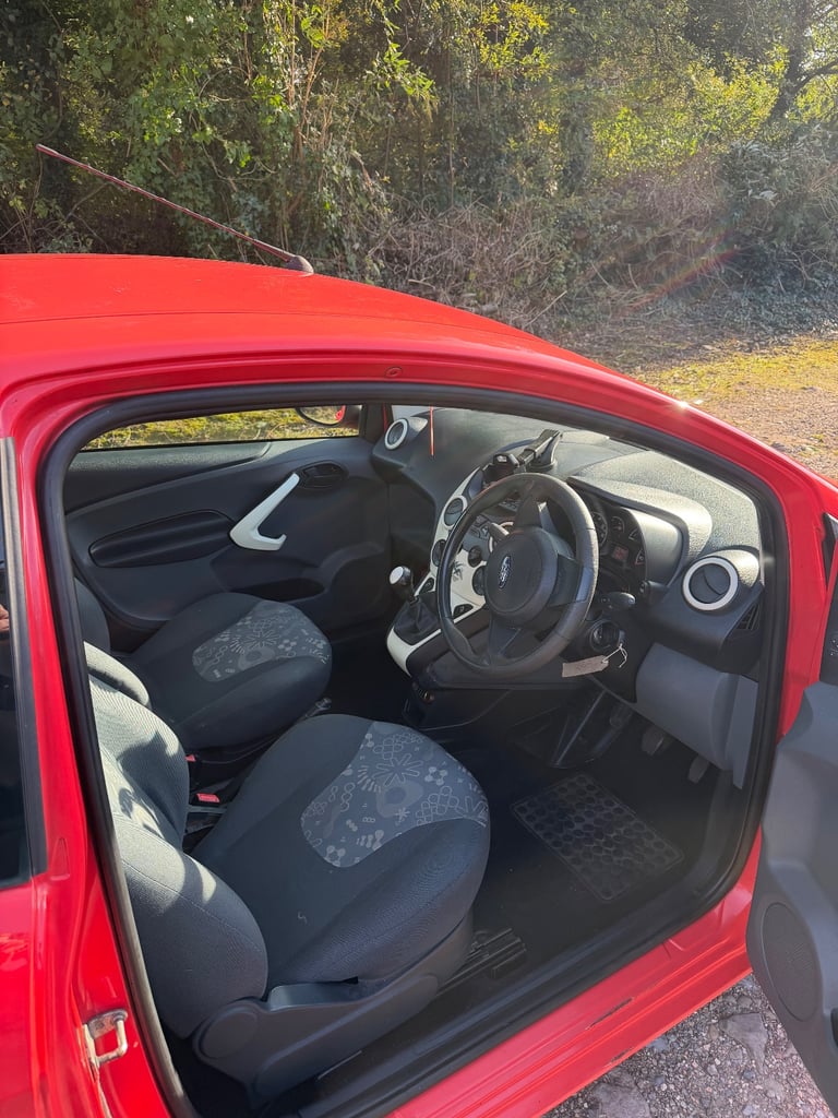 Ford, KA, Hatchback, 2011, Manual, 1242 (cc), 3 doors