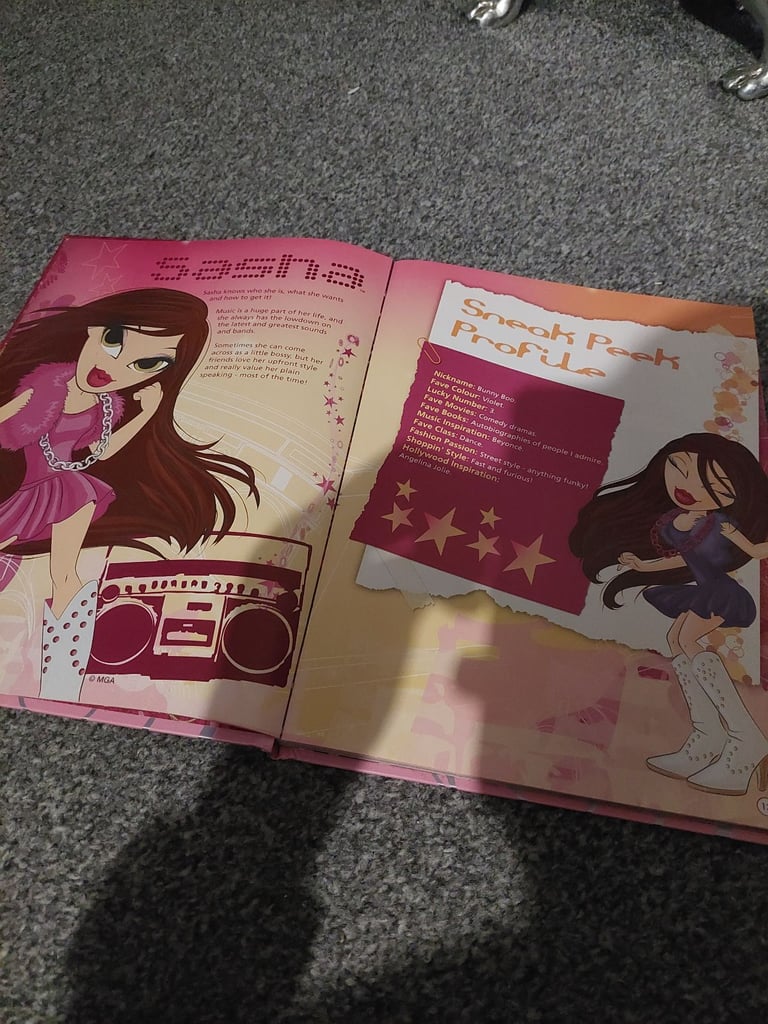 Bratz 2008 annual book
