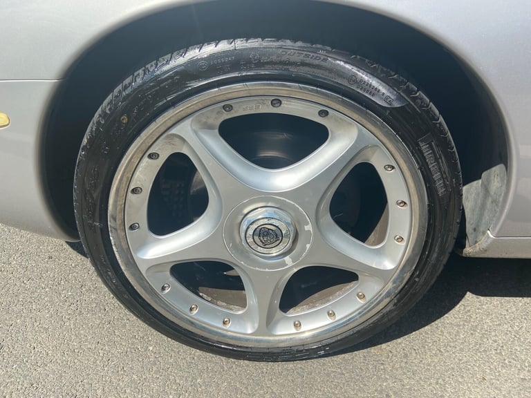 2000 Jaguar XKR 4.0 Supercharged 2dr Auto Petrol