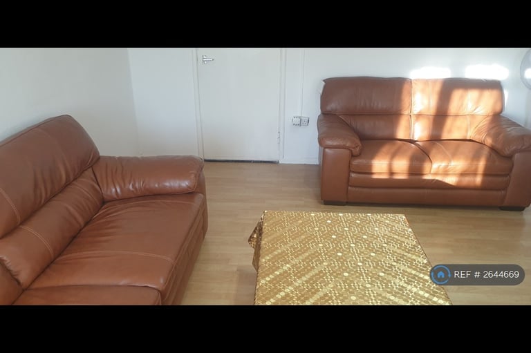 1 bedroom in Basing Way, London, N3 (#2644669)