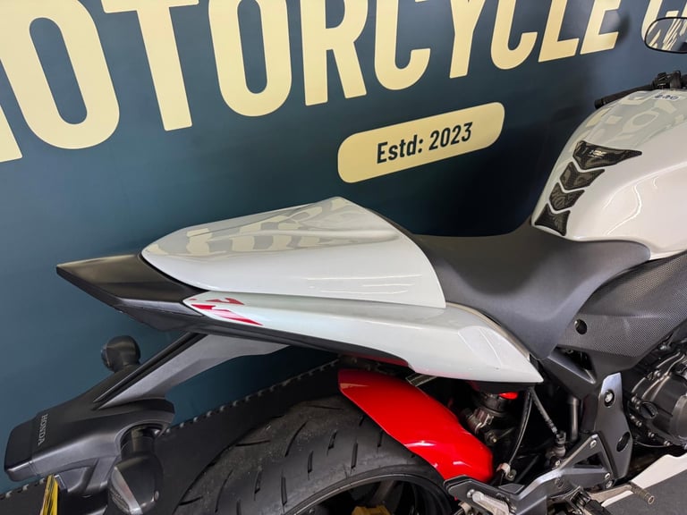 Honda CBR600F 2011 RED AND WHITE