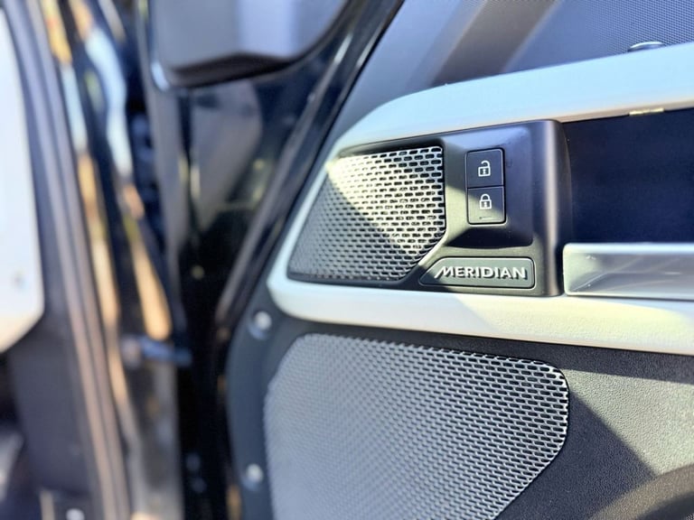2020 Land Rover Defender 2.0 SD4 SE SUV 5dr Diesel Auto 4WD Euro 6 (s/s) (240 ps) ESTATE Diesel A...