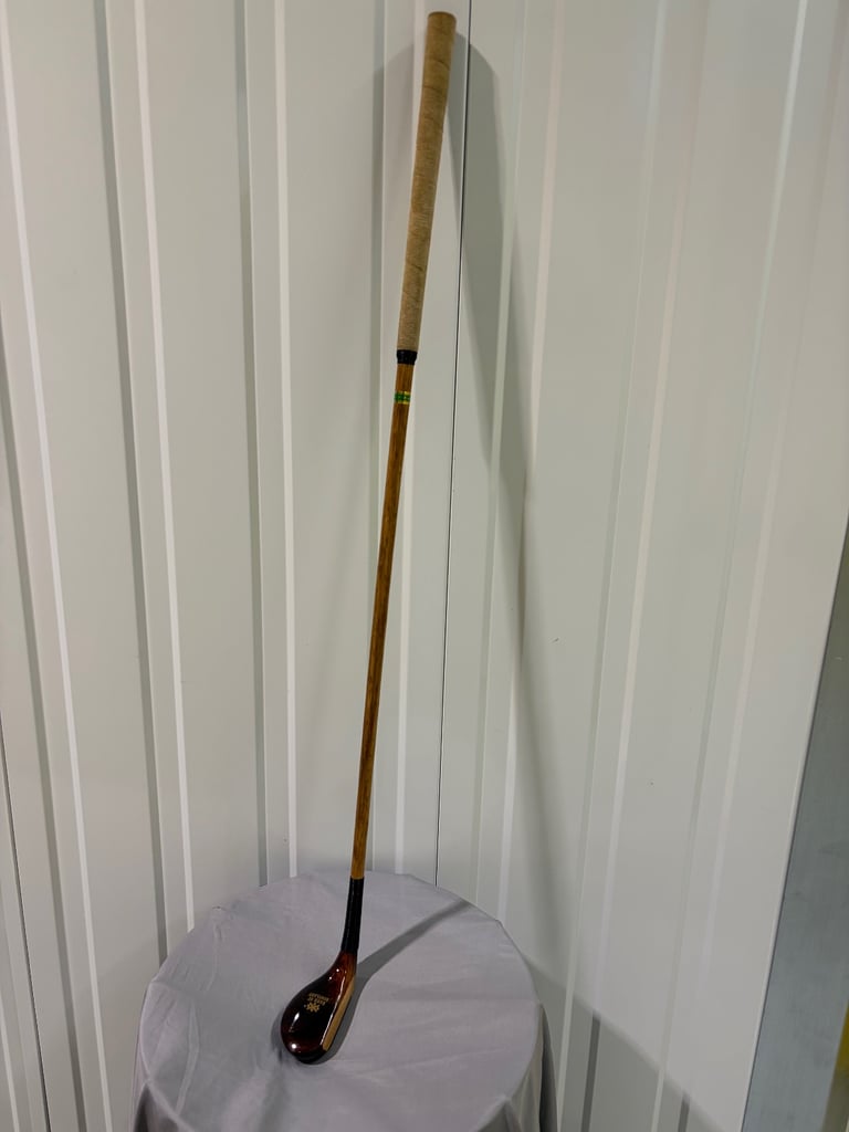 image for Handmade Hickory Golf Club – Clubmakers of St Andrews – Bank of Scotland Commemorative