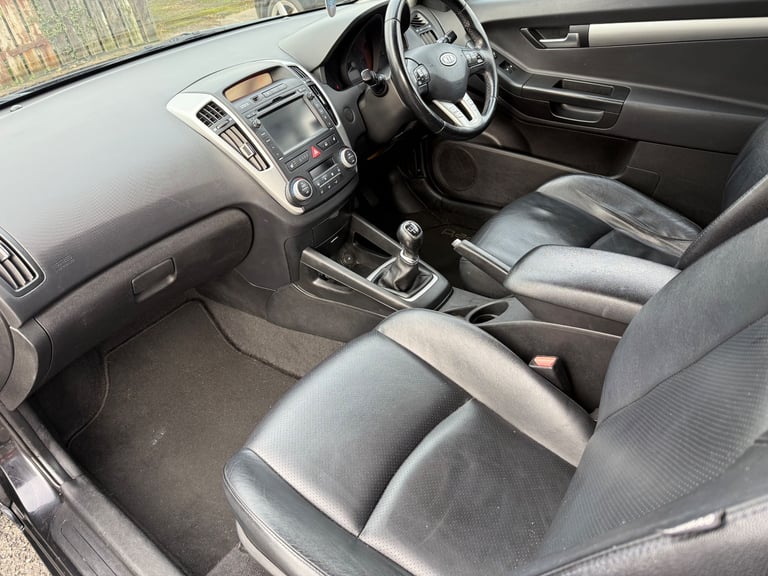 Kia, PRO CEED, Hatchback, 2013, Manual, 1582 (cc), 3 doors