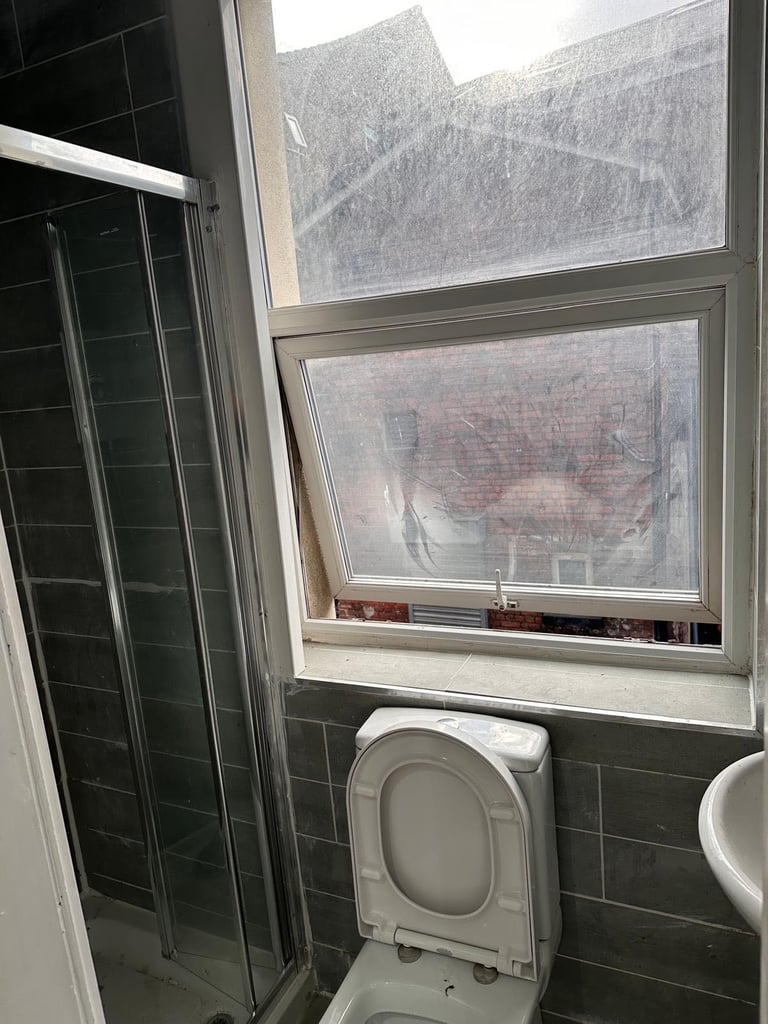 FARNWORTH 2 bedroom flat to rent