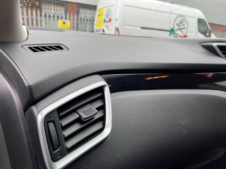 2017 Nissan Qashqai 1.2 DIG-T Acenta XTRON Euro 6 (s/s) 5dr HATCHBACK Petrol Automatic