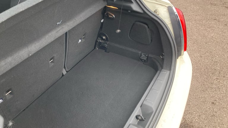 2016 MINI Hatch 1.5 Cooper 5dr Petrol Hatchback Hatchback Petrol Manual