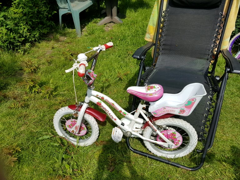 Bronx strawberry girls bike