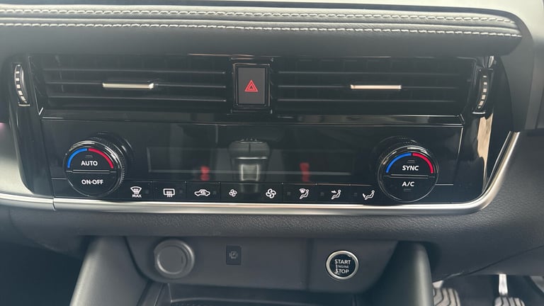 2025 Nissan Qashqai 1.3 DiG-T MH N-Connecta [Glass Roof] 5dr Petrol Hatchback Hatchback Petrol Ma...