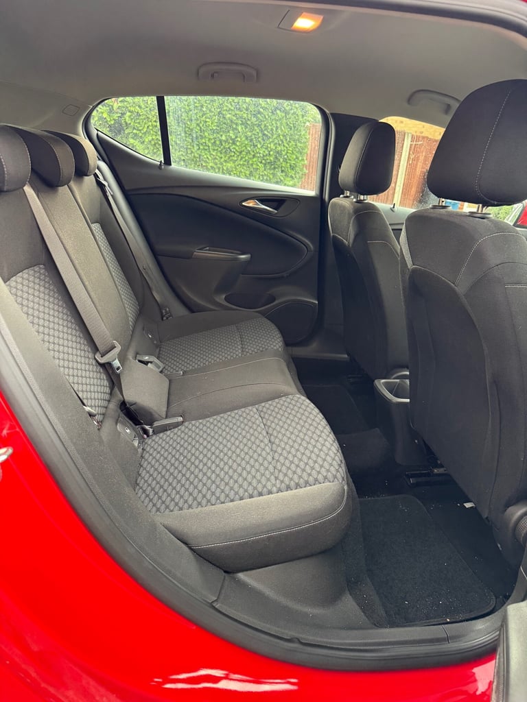 2015 Vauxhall Astra 1.4T 16V 125 Design 5dr HATCHBACK Petrol Manual