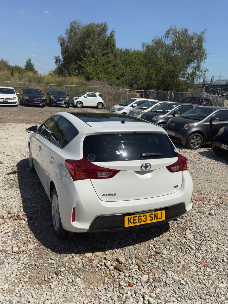 2025 Toyota Auris PETROL AUTOMATIC 1,5L Hatchback HYBRID ELECTRIC Manual