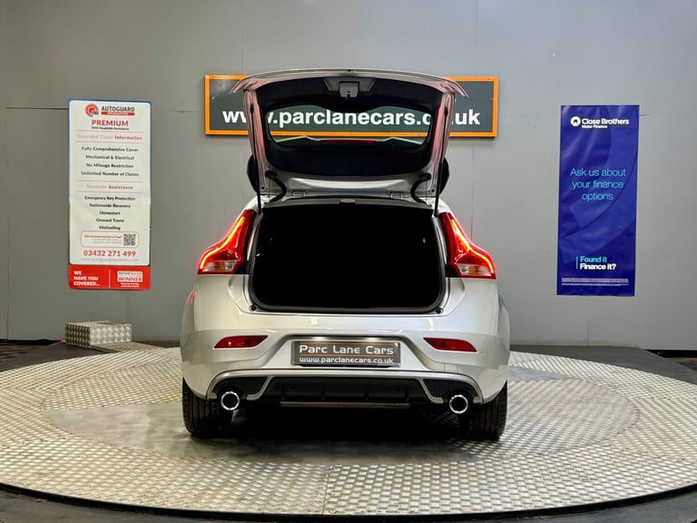 2016 Volvo V40 2.0 D2 R-Design Nav Plus Hatchback 5dr Diesel - 20 POUNDS ROAD