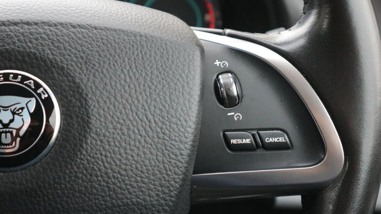 JAGUAR XF 2.2d Portfolio Sportbrake Auto Euro 5 (s/s) 5dr 2015