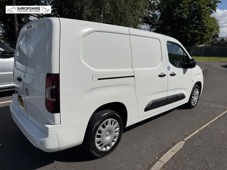 2020 Vauxhall Combo 2300 1.5 Turbo D 100ps H1 Sportive Van PANEL VAN DIESEL Manual