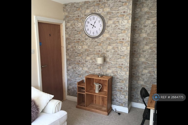 6 bedroom house in Penarth Road, Falmouth, TR11 (6 bed) (#2684775)