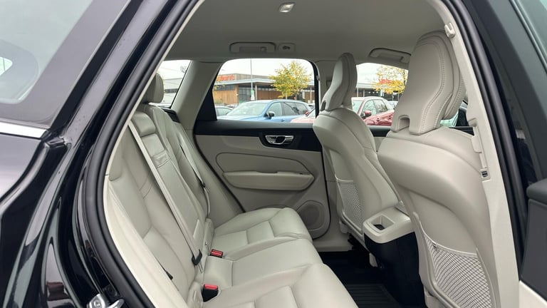 2021 Volvo XC60 2.0 B5P Inscription 5dr AWD Geartronic ESTATE PETROL Automatic