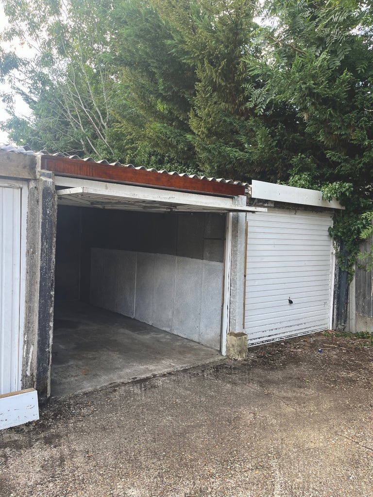 Well maintained, private garage, for long-term rent, Eastcote/Pinner, HA5 2QR