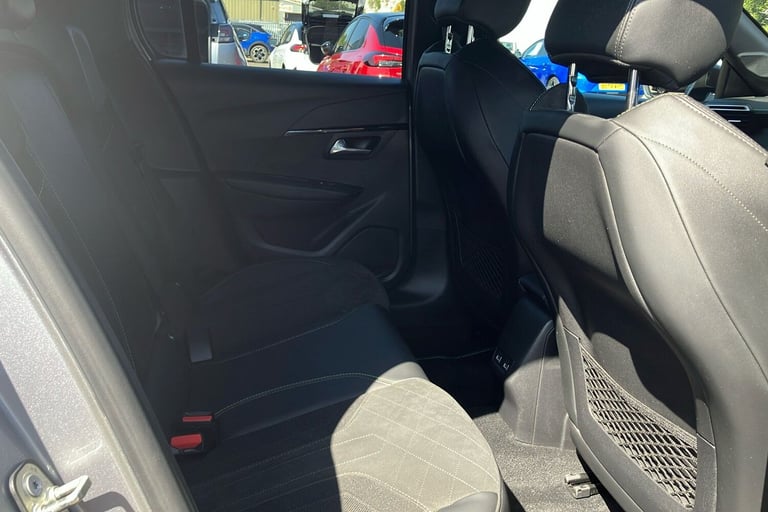  Peugeot 208 1.2 Puretech Gt Premium Hatchback 5dr Petrol Eat Euro 6 s/s 130 Ps