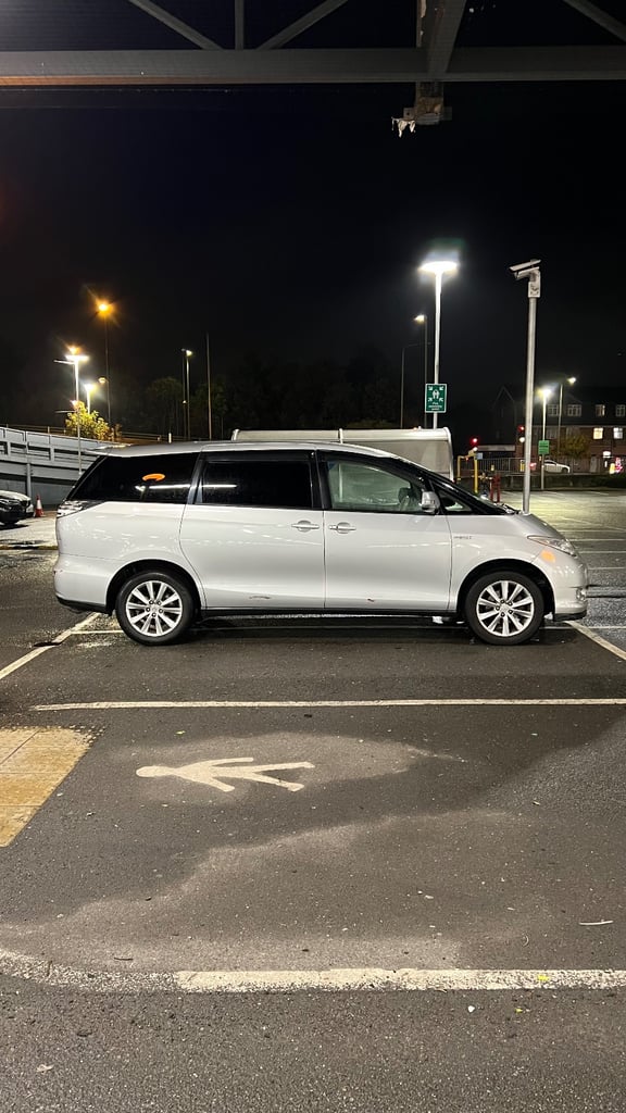 2006 Toyota estima 7 seater HYBRID 2.4 AUTOMATIC Ulez free