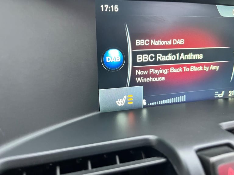 VOLVO XC60 2.0 R-Design Lux D4 (181hp) Silver Auto Diesel 2015