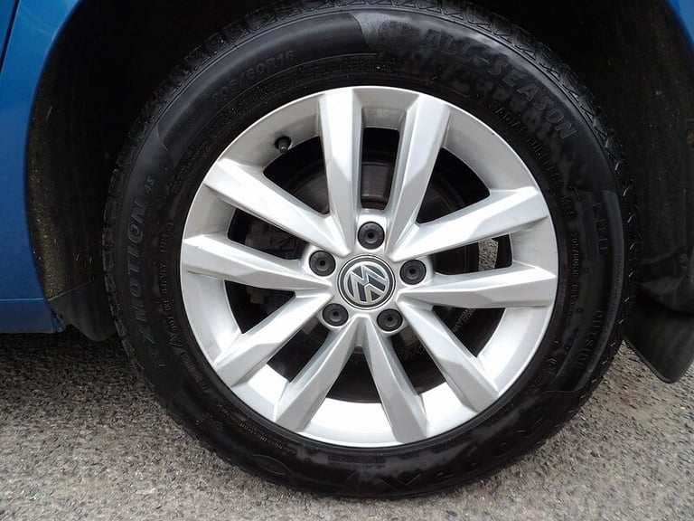 2018 Volkswagen Touran 2.0 TDI SE Family 5dr DSG MPV DIESEL Automatic