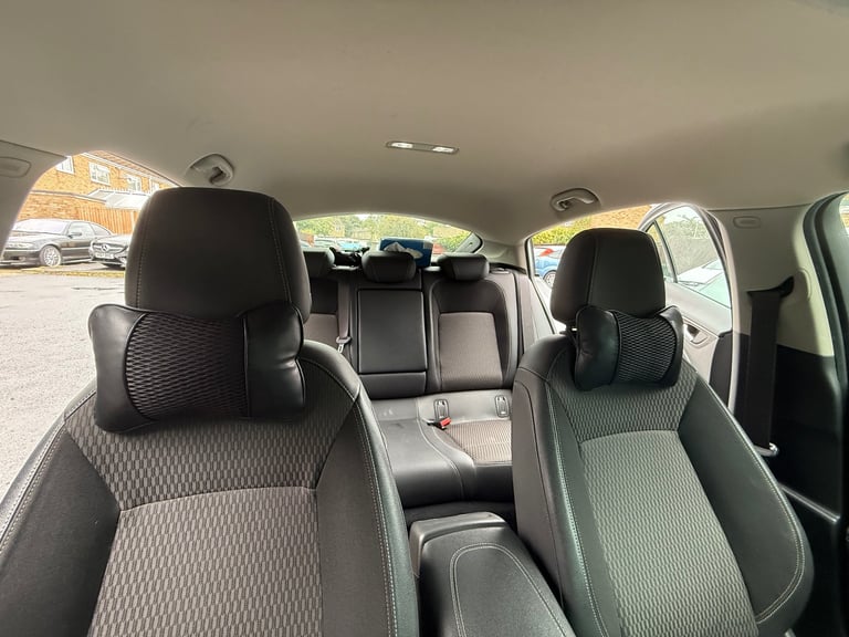 Vauxhall, INSIGNIA, Hatchback, 2018, Manual, 1598 (cc), 5 doors
